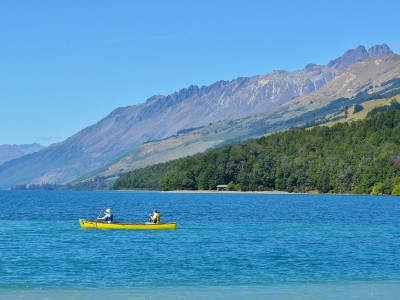 lake-wakatipu-novy-zeland-kukabara